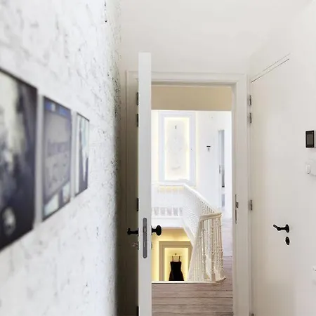 Maison Nationale Flats & Antwerp